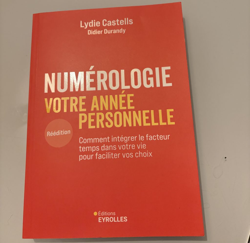 Le livre “Numérologie, votre année personnelle” change de couleur